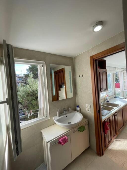 Chic City Retreat - Stylish Apartment In Bllok, Tirana Zewnętrze zdjęcie